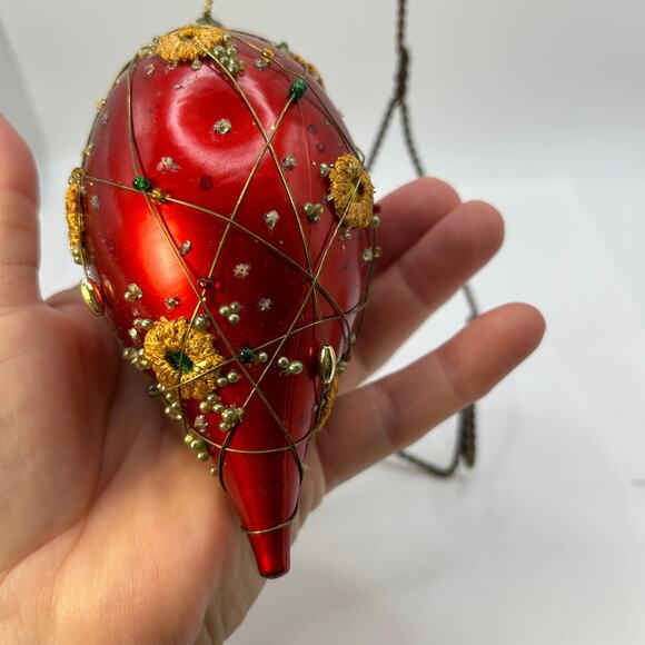 Vintage Red Glass Christmas Ornament Pin and Beaded Sequin Ornament Wire Wrap - Picture 4 of 11